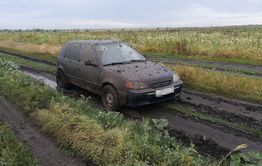 В Забайкалье мужчина на глазах у хозяина машины украл из нее колеса