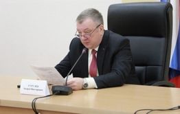 Зампред правительства края Гурулев отвечает на вопросы о самоизоляции в прямом эфире