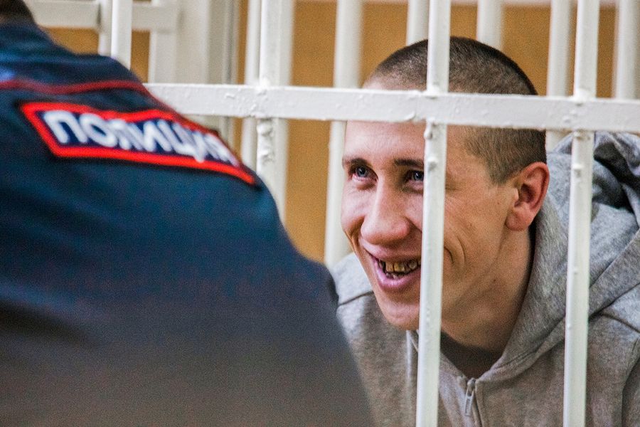 Забайкалец, убивший тещу родного брата, обматерил работников суда (видео)