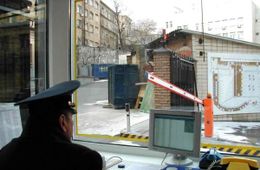 Сторож автостоянки в Петровске открыл шлагбаум угонщику