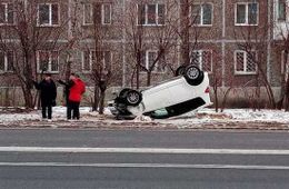 Тройное ДТП с «перевертышем» произошло на улице Красной Звезды в Чите