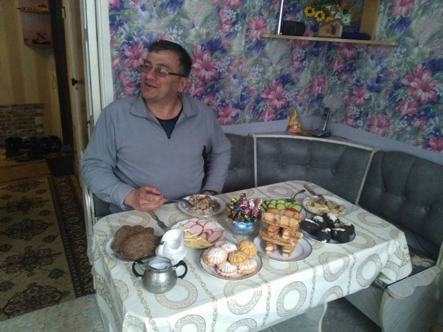 Получившая тонометр подписчица «Вечорки» окунула репортерскую группу в детство и вогнала в краску