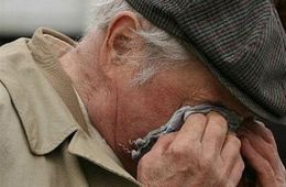 В Чите мужчина избил 72-летнего пенсионера и украл у него 10 тыс. рублей