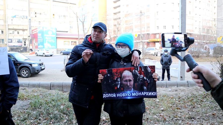 Цирк закрыт на карантин, а клоуны беснуются