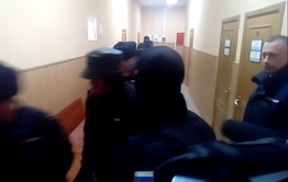 Убийцу Даши Карташовой привели в суд (видео)