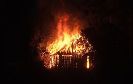 В Чите пожарные обнаружили труп мужчины в сгоревшей сторожке