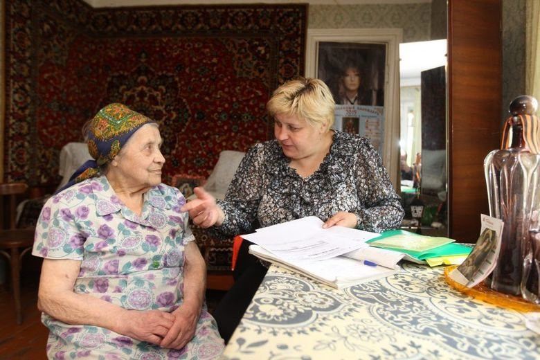 Соцработники навестили пенсионерку из Оловяннинского района после письма, опубликованного в «Вечорке»