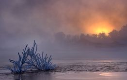 Фекальный лёд в Атамановке запер двух пенсионеров в доме