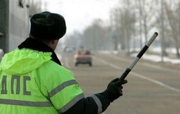 Следователи возбудили уголовное дело против жителя Борзи, напавшего на составлявших протокол сотрудников ДПС