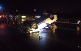 Минимум один человек пострадал в ДТП с перевернутой машиной у Смоленского кольца