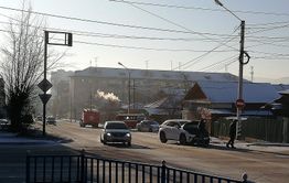 ​Пожарная машина, Lexus и Land Cruiser Prado столкнулись на перекрестке в Чите