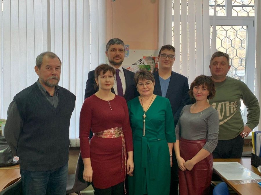  Трепещите, мыши: Новогодние поздравления от сотрудников «Вечорки» и губернатора в формате колонки редактора