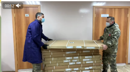Губернатор Забайкальского края помогает волонтерам (видео)