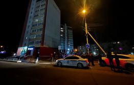 Мужчина продолжает удерживать ребенка в заложниках в одном из домов Читы