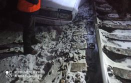 «Жигули» зажало поездом на переезде в Зилово на ЗабЖД