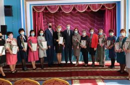 Губернатор Забайкалья и сити-менеджер Читы поздравили учителей с профессиональным праздником