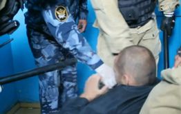Читинцу пришлось удалить селезенку после избиения сотрудниками СИЗО. Он отсудил за это 300 тысяч рублей