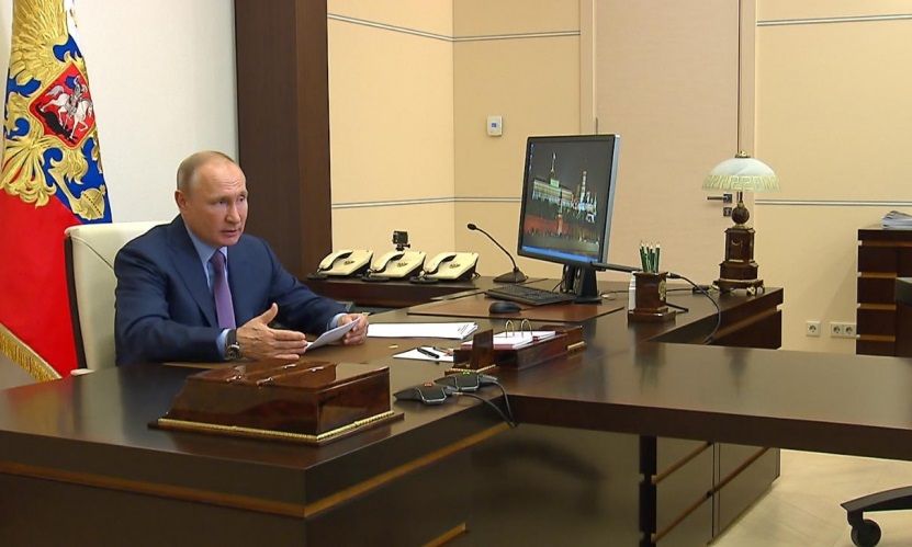 Путин подписал закон о удвоении пособий для детей 
