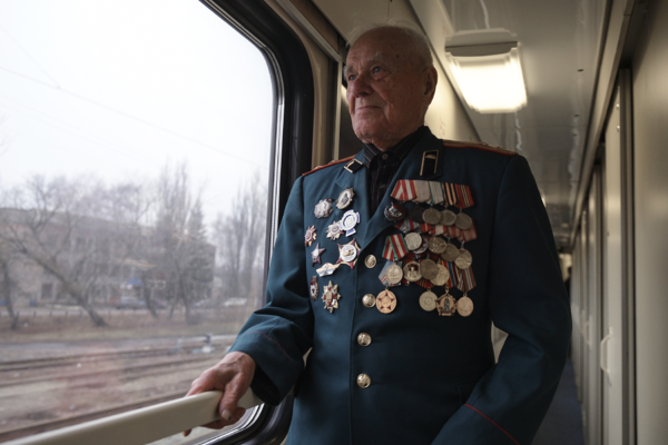 ​Ветераны ВОВ смогут пожизненно бесплатно ездить на поездах