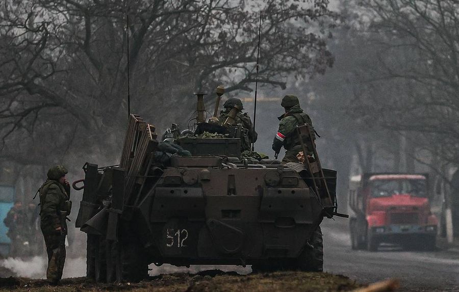 Потери России, наказание за фейки, значение букв на военной технике — главное о ситуации на Украине 