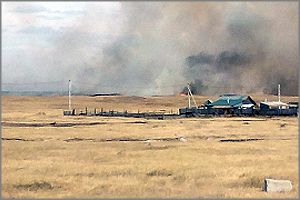 Забайкалье в огне — 2016: Степной пожар подходит к поселку Безречная