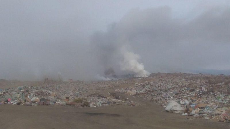 ​Пожар на читинской свалке продолжается, горит порядка 1,5 га