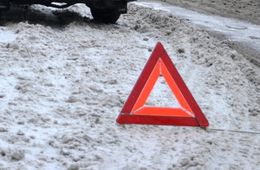 Иномарка слетела с дороги в Забайкалье, пассажир – в больнице