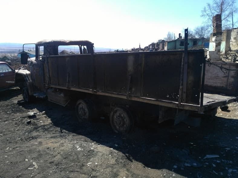 Неизвестные подожгли машину главы Золотореченска