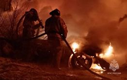Автостоянка с 30-ю автомобилями сгорела в Чите