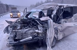 ДТП на трассе Чита — Хабаровск: фура в кювете, водитель минивэна госпитализирован (видео с места аварии)