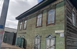​Пенсионерка с 1979 года не может получить квартиру, проживая в 123-летнем бараке, который дали ее отцу-ветерану ВОВ