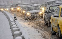 Движение на дорогах края затруднено и ограничено из-за снега