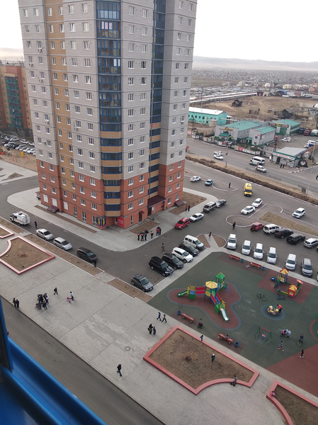 В «Царском» погибла девушка, выпав из окна 20-го этажа