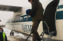 Глава Забайкалья улетел в Чару на рейсовом самолёте, а пассажиров заставили ждать следующий?