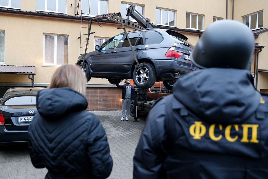 У забайкалки арестовали имущество за чужие долги