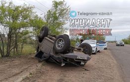 В Краснокаменске школьник перевернул чужую машину 
