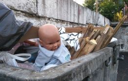 Личность женщины, выбросившей новорожденного ребенка в мусорный контейнер, установлена