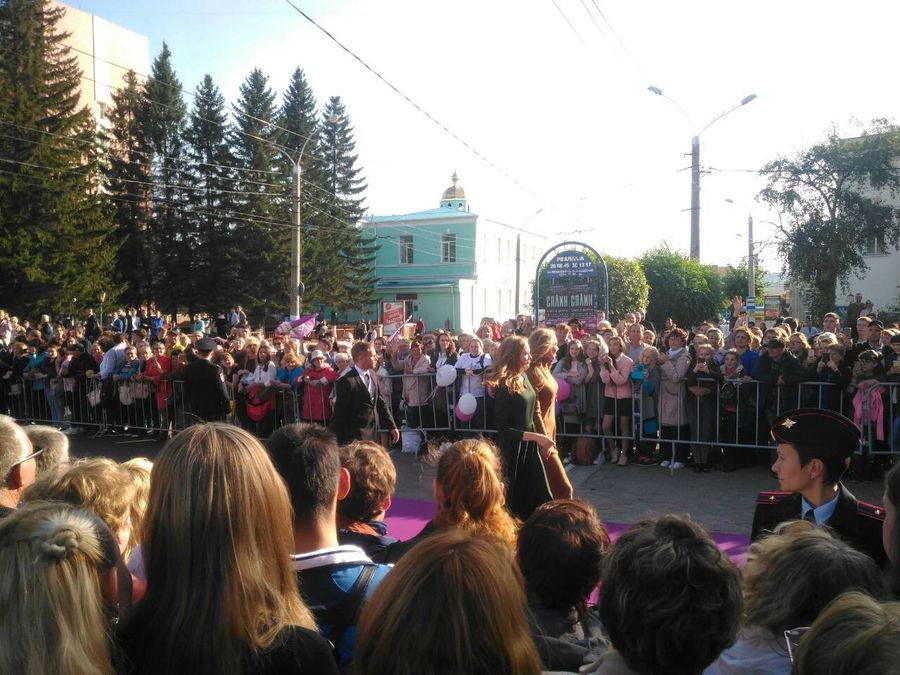 Читинский кинофест начинается с традиционного шествия гостей по багуловой дорожке