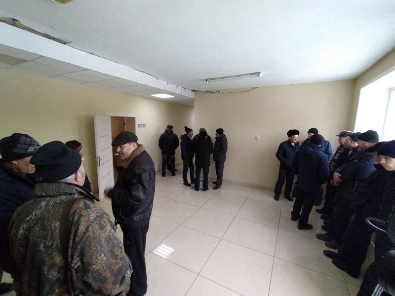 ​Бунт в «Забайкалспецтрансе» — работники требуют выплаты зарплат