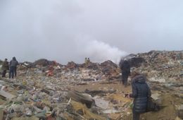 ​Профессионализм 80 уровня: забайкальские журналистки встретили 8 Марта на свалке. С праздником!