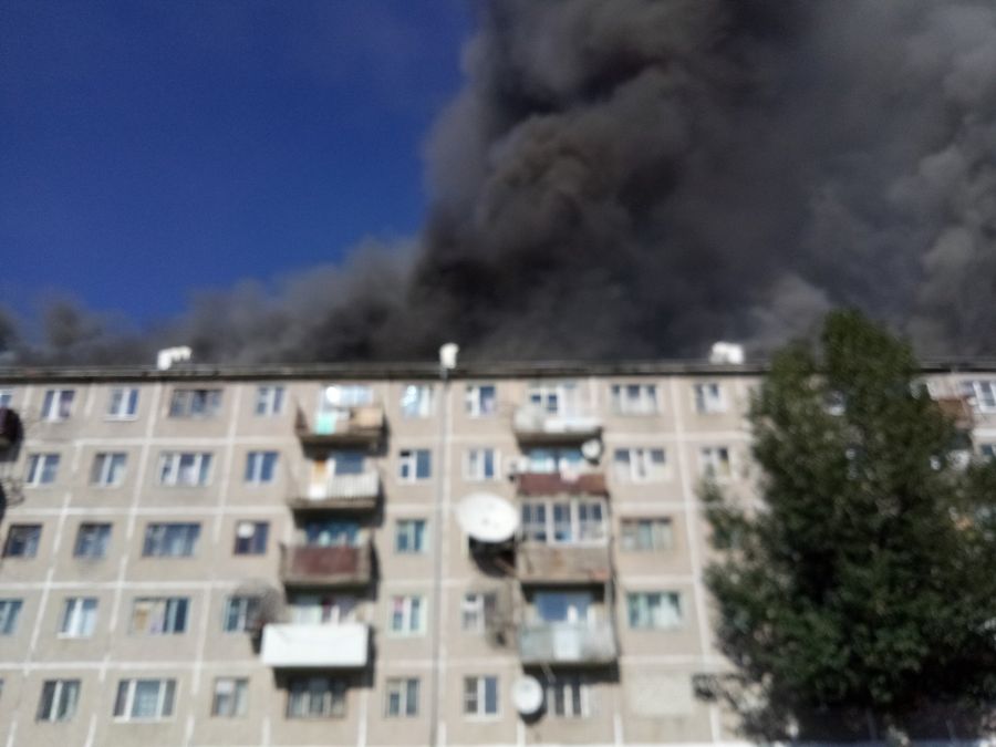 В Даурии горит многоквартирный дом. Есть пострадавший.