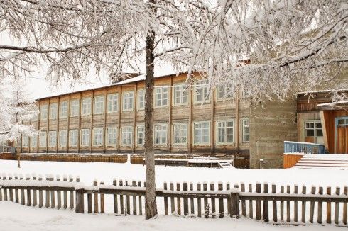 Здание школы в Чаре - в аварийном состоянии. Где будут учиться дети?