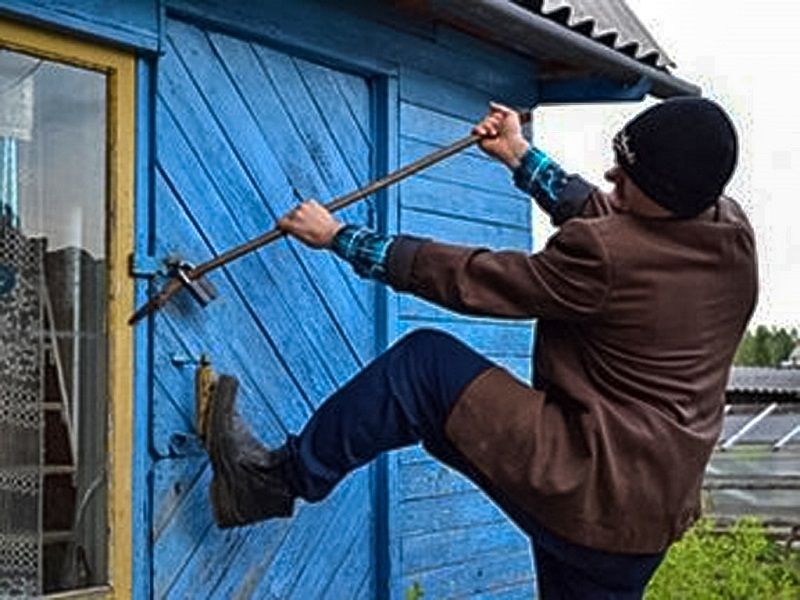 Двое односельчан обокрали пенсионера в Оловяннинском районе