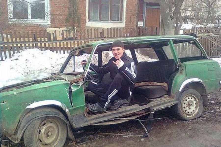Великолепная «четверка»: трое читинцев пытались угнать «Жигули» четвертой модели