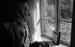 Попробуйте отменить одиночество. Старому что малому нужна семья. 