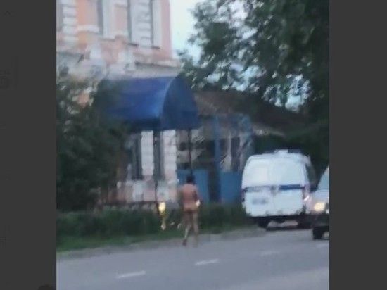 Пьяный мужчина пришел голым в отдел полиции в Нерчинске