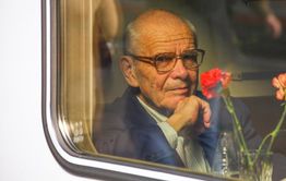 ​Ветераны войны с одним сопровождающим могут бесплатно кататься на поездах до конца года