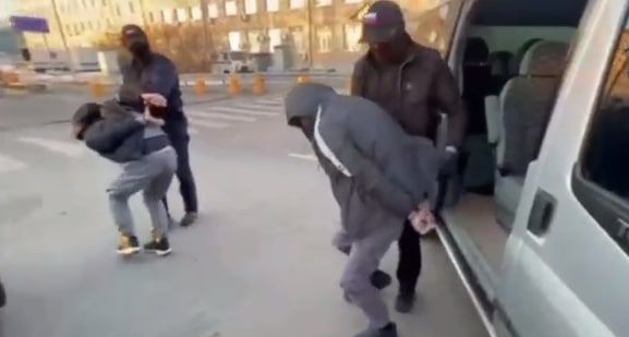Забайкальцы получили срок за то, что пересылали деньги террористам и хотели уехать в Сирию 
