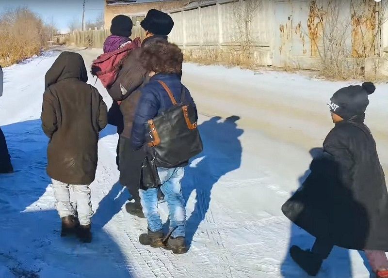 ​У оказавшегося на улице в Чите многодетного отца несколько тяжелых статей — общественник