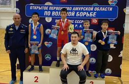 Шесть медалей по вольной борьбе завоевали забайкальцы в Амурской области 